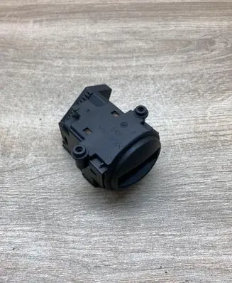 BMW 5 E60 E61 Ignition lock 6954722 10862510