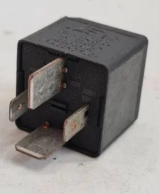Volkswagen PASSAT B5 Other relay 7M0951253A A66GF25 V23130J6X45