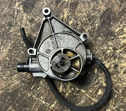 BMW 3 F30 F35 F31 Vacuum pump 0710336182