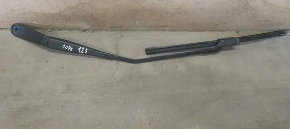 Volvo V60 Windshield/front glass wiper blade 