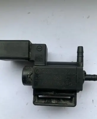 Audi A3 S3 8P Turbo solenoid valve 037906283C
