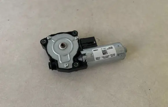 BMW 4 G22 G23 G24 G26 Sunroof motor/actuator 9929003888