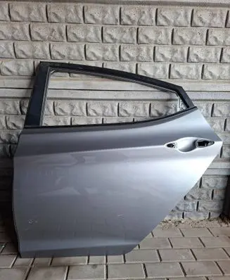Hyundai Elantra Rear door