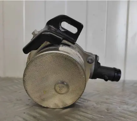Nissan Qashqai Vacuum pump 146505272R