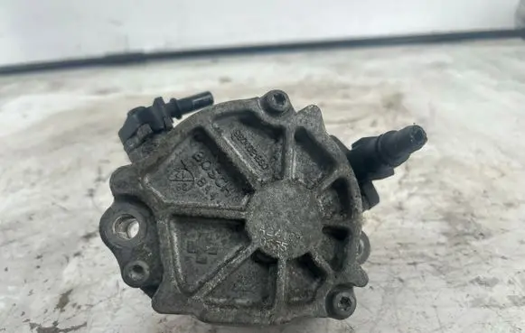 Ford Grand C-MAX Vacuum pump 9804021880