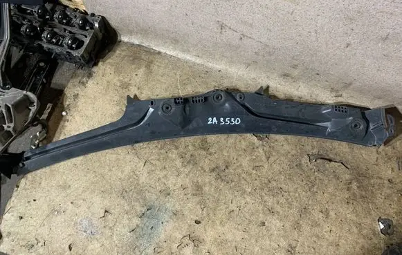 Mercedes-Benz E W213 Wiper trim A2138308703