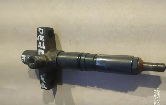 Mitsubishi Pajero Fuel injector 191Z484410