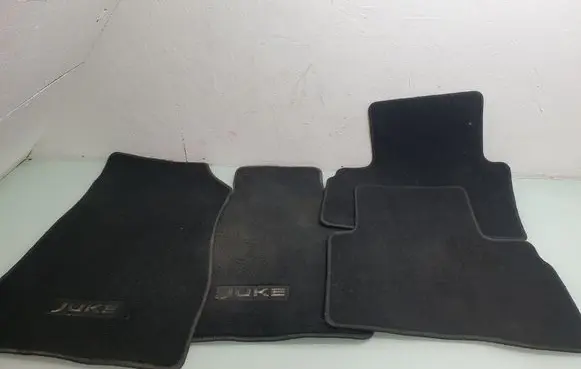 Nissan Juke I F15 Car floor mat set 