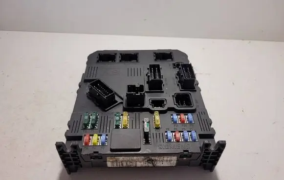 Peugeot 407 Comfort/convenience module 9662463380 BSIS02J