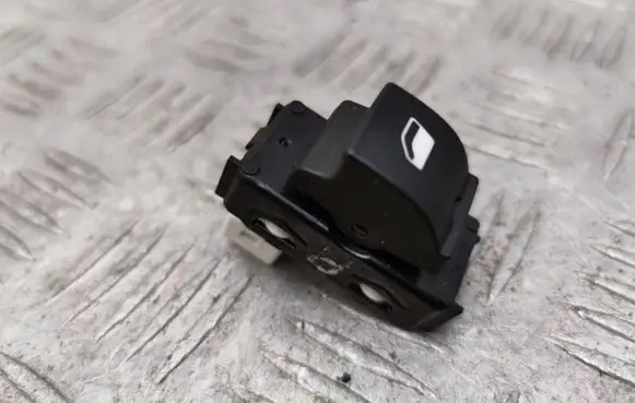 Peugeot Traveller Electric window control switch 96762292ZD