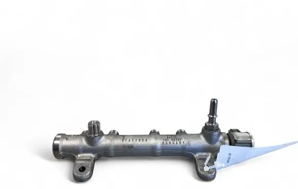 Volvo XC90 Fuel main line pipe 31432834