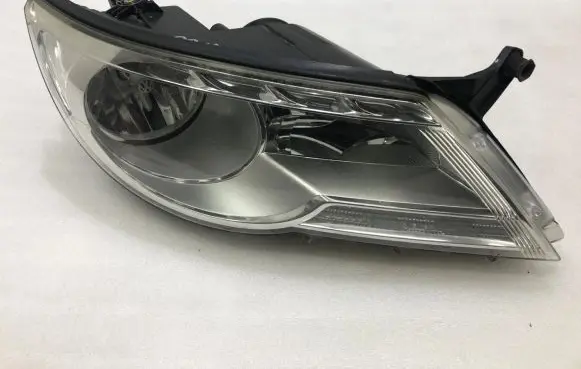 Volkswagen Tiguan Headlight/headlamp 5N2941032H
