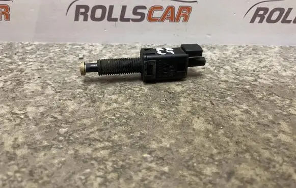 Audi A6 S6 C4 4A Brake pedal sensor switch 811907343B