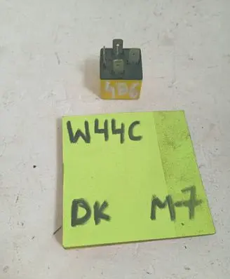 Audi 80 90 B3 Other switches/knobs/shifts 1212123