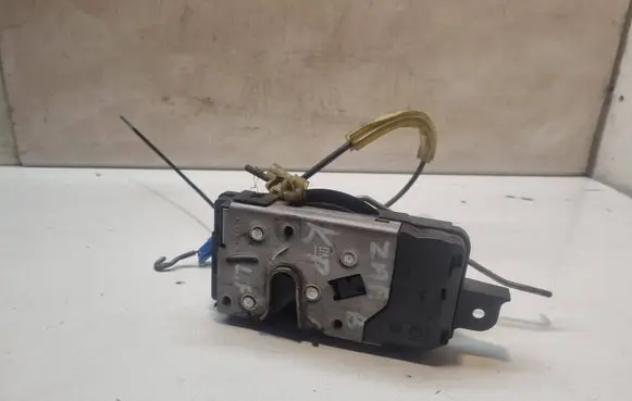 Opel Zafira B Front door lock 41412091 13210748
