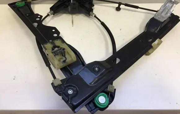 Ford Focus Front door window regulator with motor 924130104