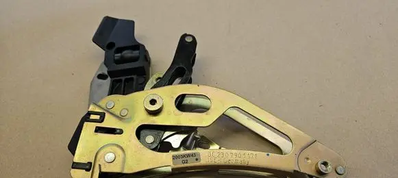 Mercedes-Benz SL R230 Convertible roof hinge 2307901171 A2307901171