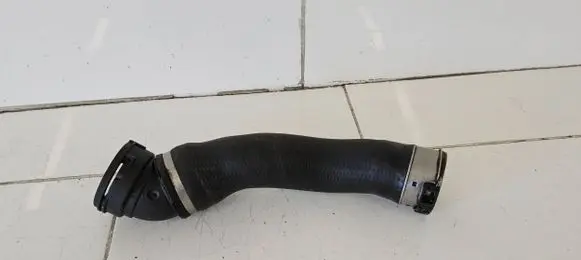 BMW 5 E60 E61 Intercooler hose/pipe 7789048