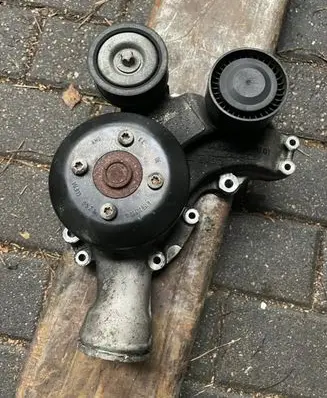 Mercedes-Benz S AMG W221 Water pump a1562000601