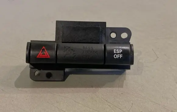 Chrysler 300 - 300C Hazard light switch 04602418AF