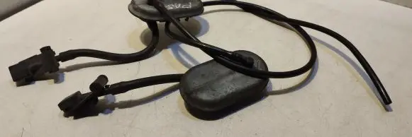 Volkswagen PASSAT B5.5 Windshield washer spray nozzle 3B0955831