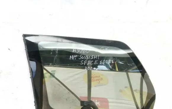 Mitsubishi Space Wagon Rear side window