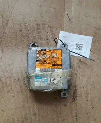 Toyota Avensis Verso Airbag control unit/module 8917044050