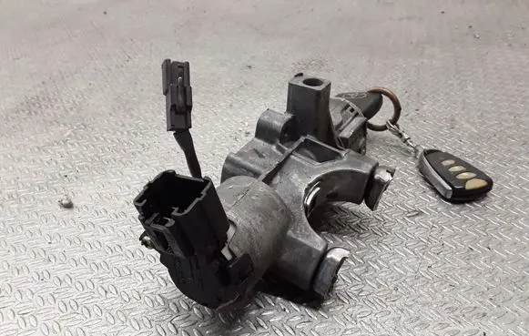 Toyota Avensis T250 Ignition lock N0501517