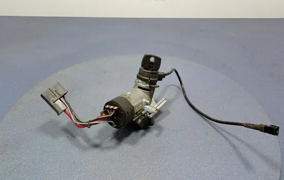 Mercedes-Benz Vito Viano W638 Ignition lock A9014600204