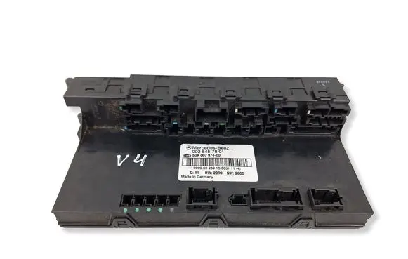 Mercedes-Benz C W203 Fuse module 0025457801 A0025457801