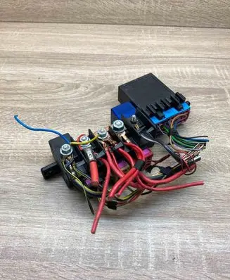 Volkswagen Golf IV Fuse box set 8L0941822A 431951253H
