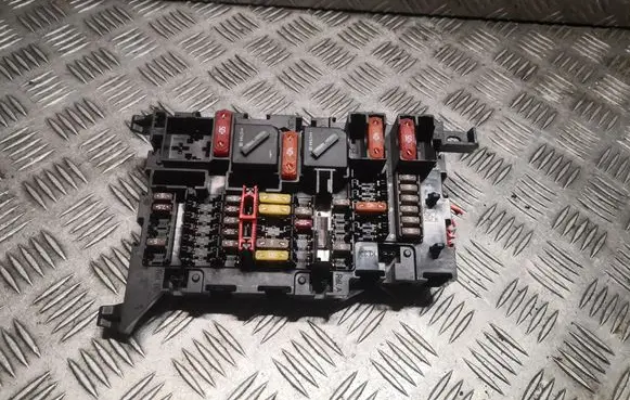 Mini Clubman F54 Fuse module 9360501