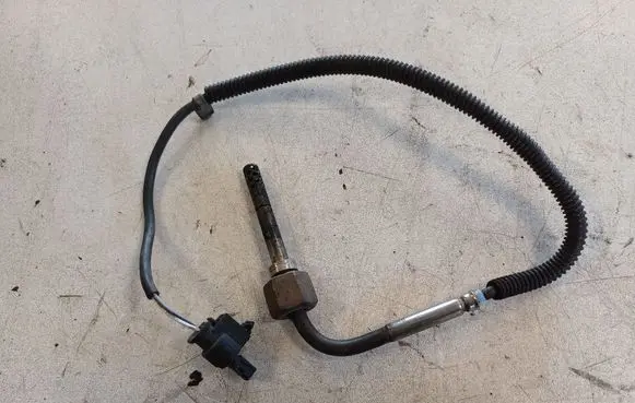 Mercedes-Benz C AMG W204 Exhaust gas temperature sensor A0081532728