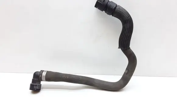 Volvo V70 Engine coolant pipe/hose