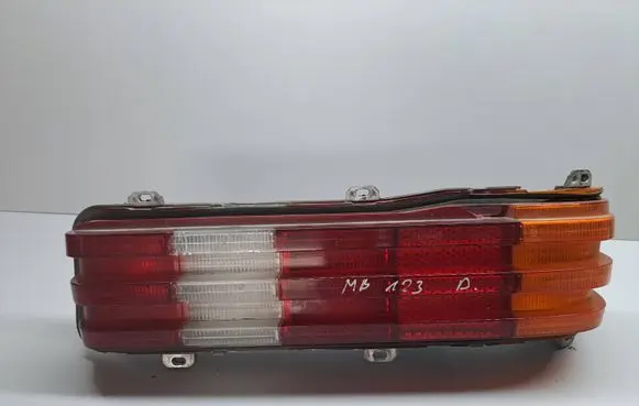 Mercedes-Benz W123 Rear/tail lights 22064R