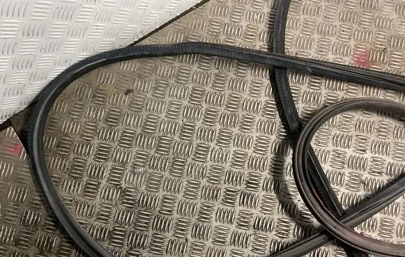 Mercedes-Benz Sprinter W906 Sliding door rubber seal 