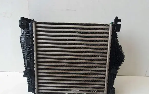 Audi Q7 4M Intercooler radiator 4M0145804AR