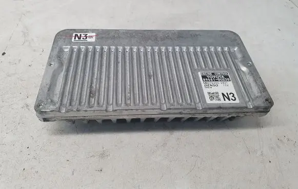 Toyota Yaris Engine control unit/module 896610U230