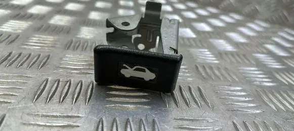 Honda CR-V Engine bonnet (hood) release handle