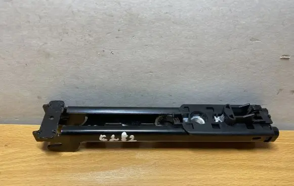 Mercedes-Benz E W212 Seat belt adjustment rail 6068028 C282