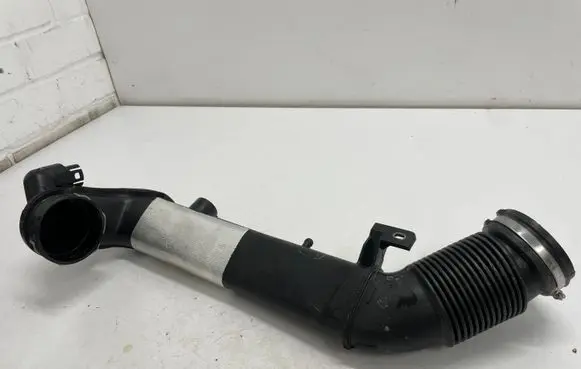 BMW 1 F40 Intercooler hose/pipe 8511377