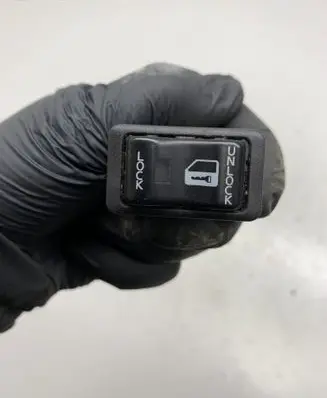 Nissan Primera Central locking switch button 
