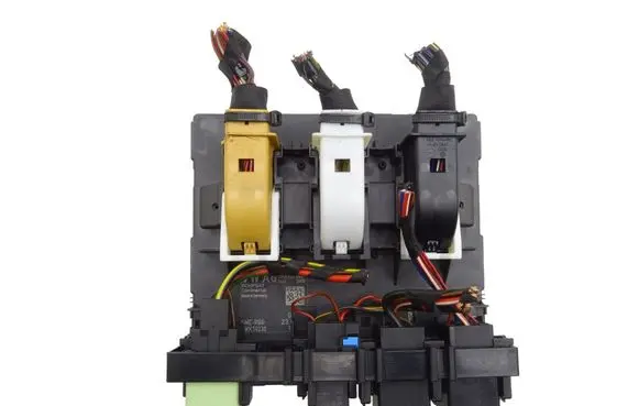 Volkswagen PASSAT B7 Central body control module 3AA937087 7N0937503A