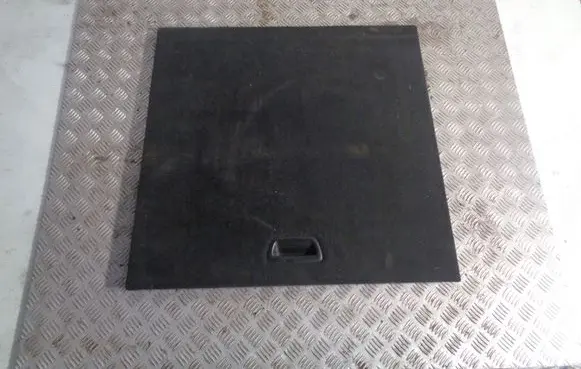 Trunk/boot floor carpet liner
