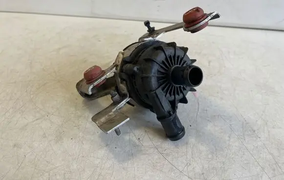 Porsche Taycan 9J1 Electric auxiliary coolant/water pump 9J1965567B