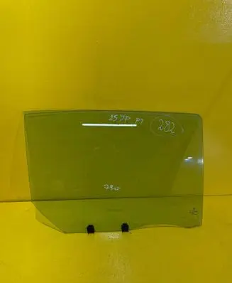 Rear door window glass