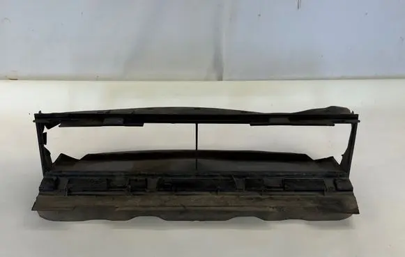Mercedes-Benz SLK R170 Intercooler air channel guide A1705050630 BBP129501