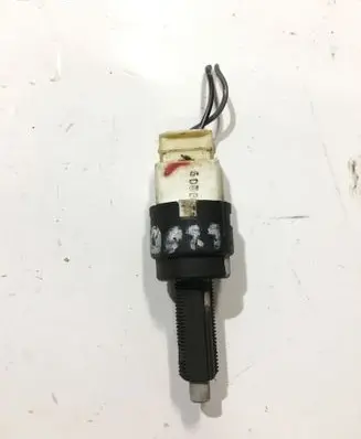Mitsubishi L200 Brake pedal sensor switch 5D5B