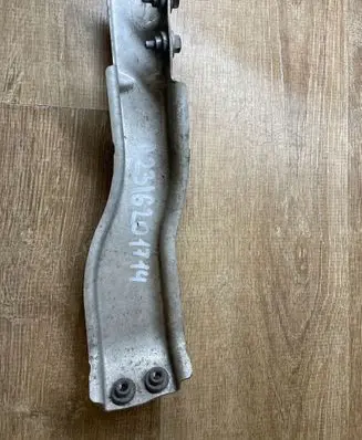 Mercedes-Benz SL R231 Engine mount bracket A2316101714