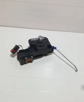 Opel Meriva A Tailgate exterior lock 13168317 13168320 13168319